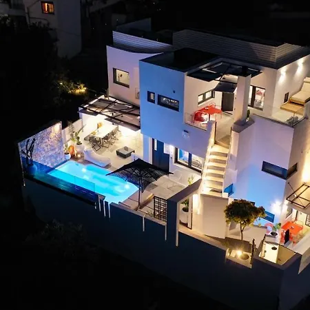 See Sea Apartments *